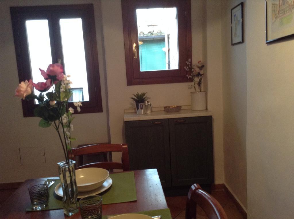 Vellutini Number One Apartment ฟลอเรนซ์ ห้อง รูปภาพ